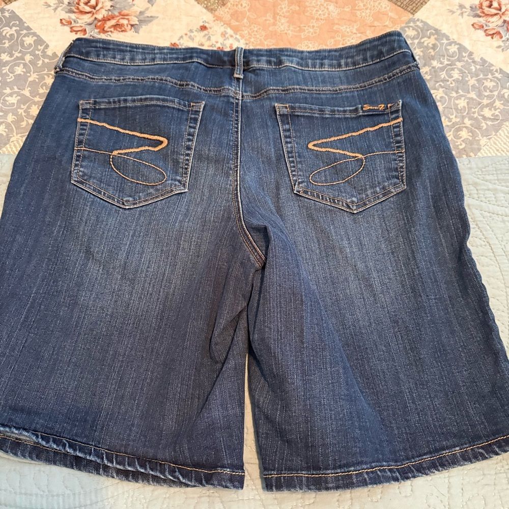 Seven7 Dark Wash Denim Bermuda Shorts Women’s Size 16 - Picture 5 of 8